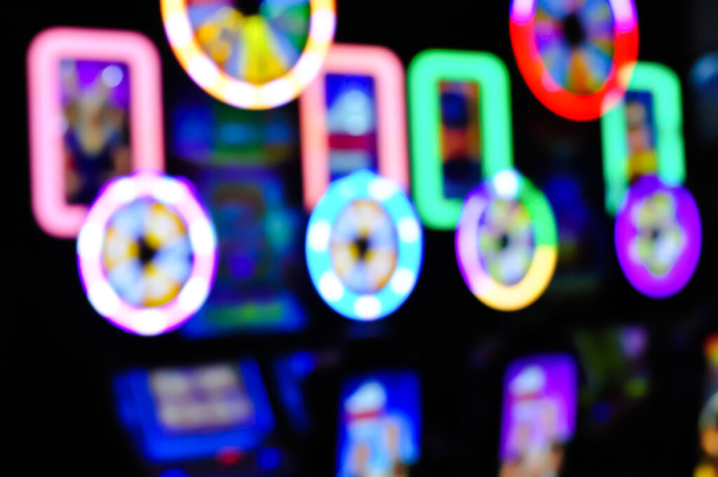 imagen de máquinas de casino desenfocadas