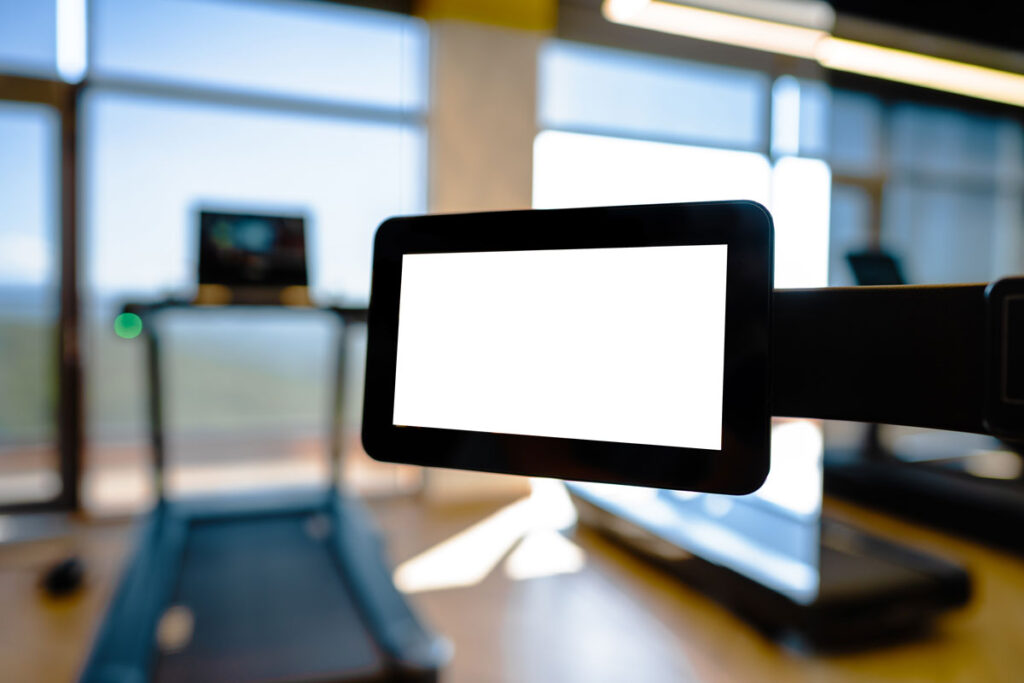 panel led en blanco de una máquina d gimnasio de cintas